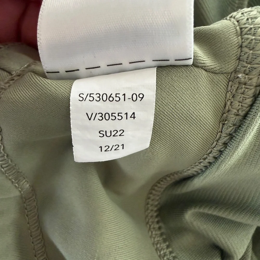 Athleta Run With It 3.5 Inch Short Olive Green Women's Size M‎ Athletic Shorts